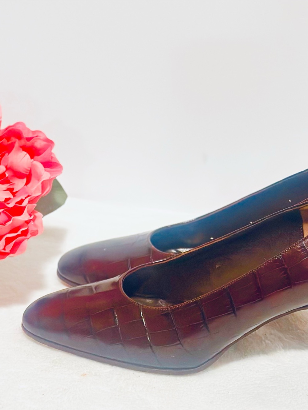 Ann Taylor Croc-Embossed Pumps in Burgundy Almond Toe Block Chunky Heel 6.5 - Picture 6 of 10